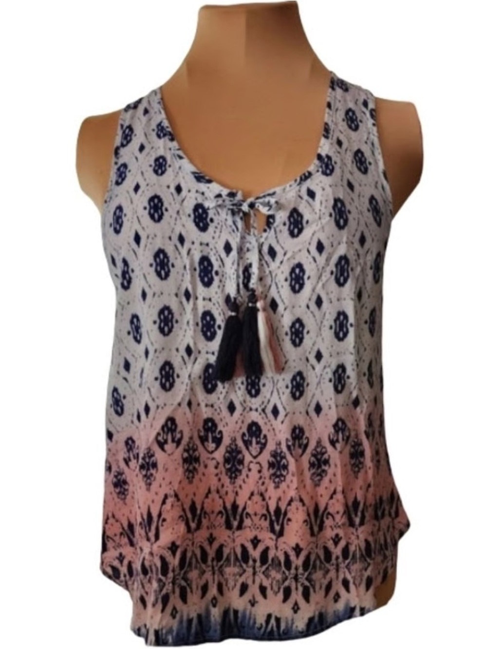 Ocean Drive White & Navy Ikat Tank with Pink Ombre Tassels size small